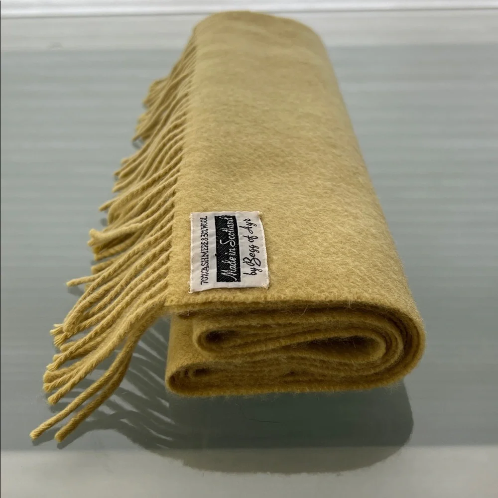 🐑Soft Cashmere Wool Blend Dry Yellow Fringe Vintage Begg of Ayr Scotland Scarf